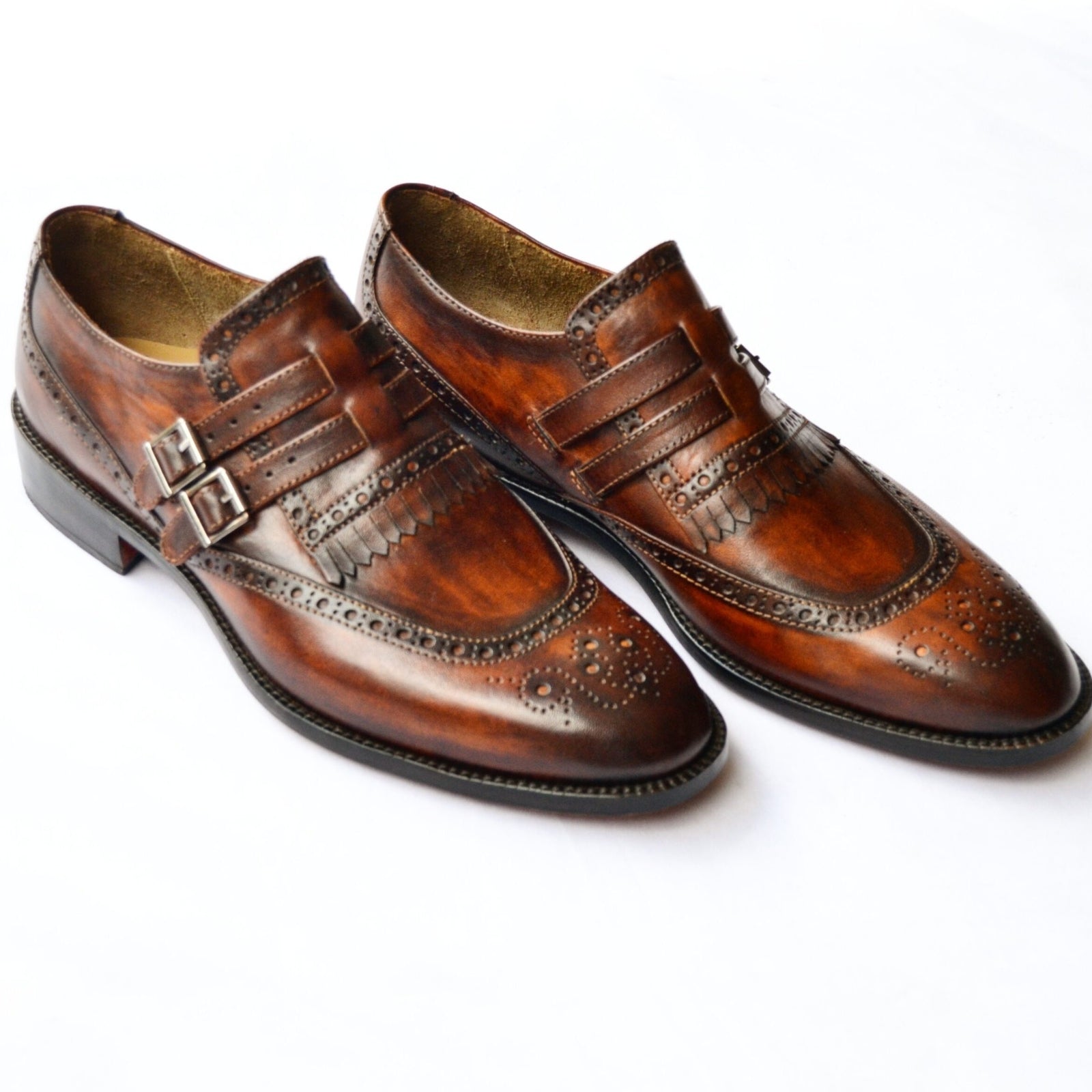 Cuero Cian Monks