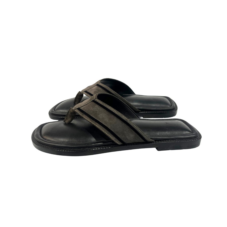 Cuero Berlin Sliders