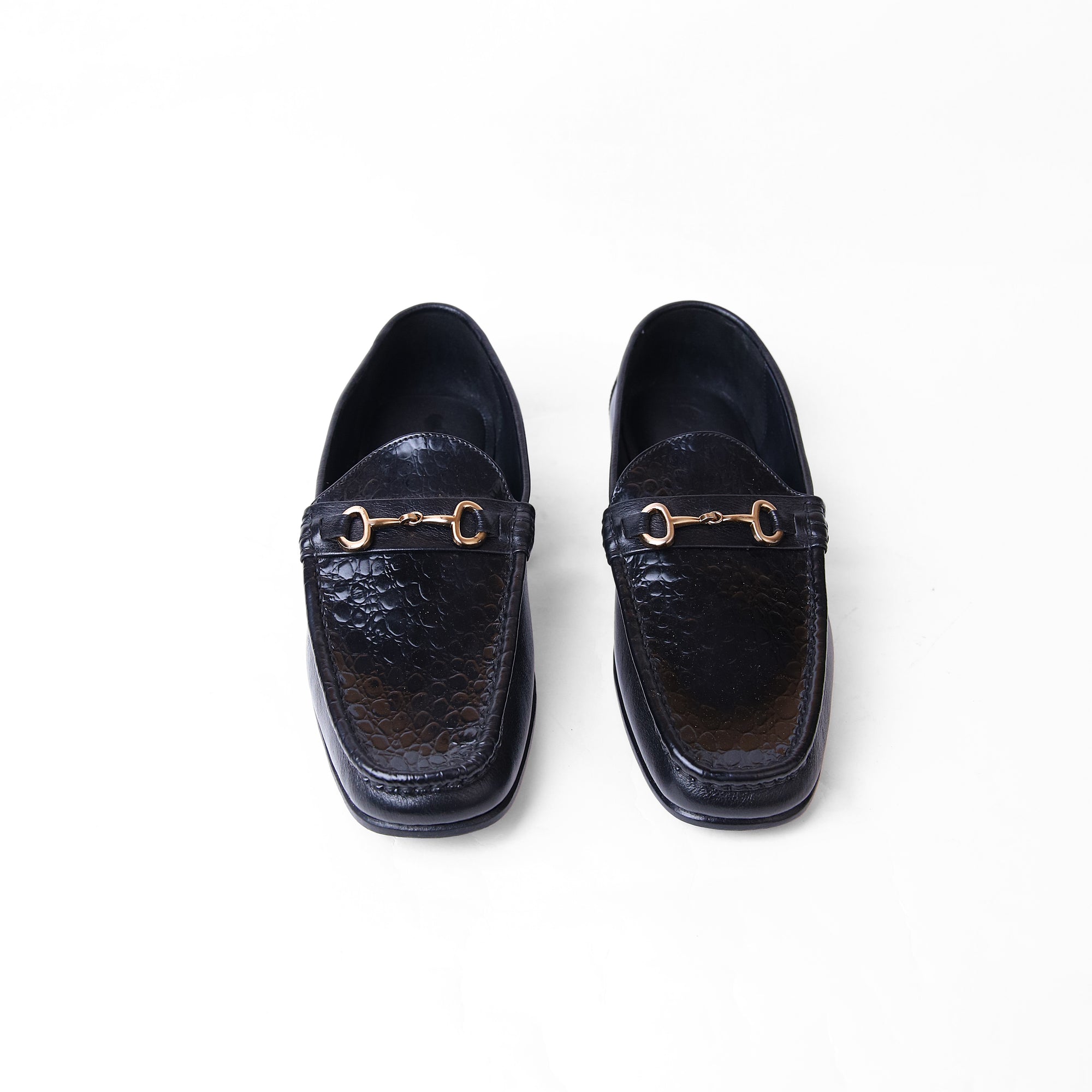 Cuero Obsidian Archer Moccasins