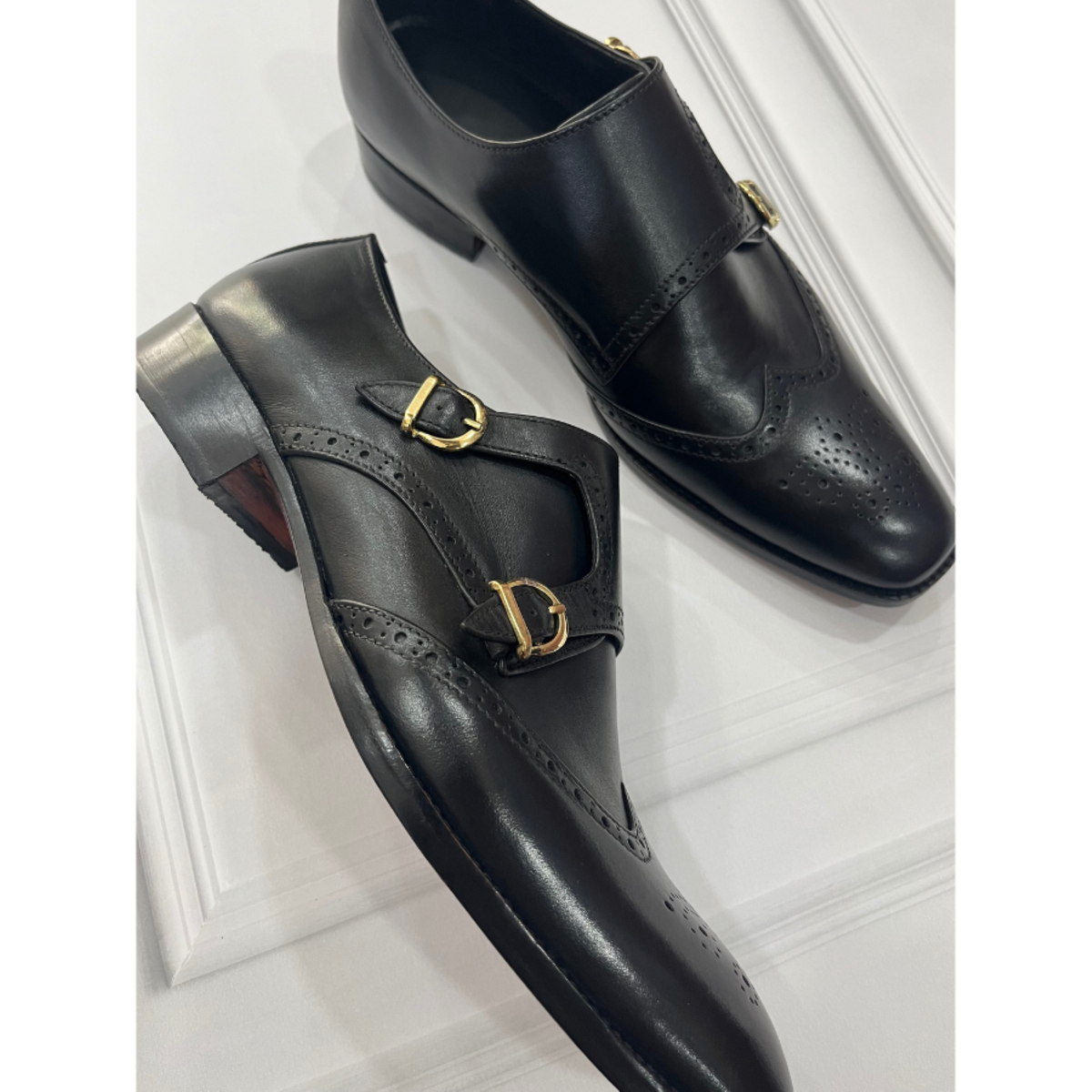Cuero Carter Monks Black