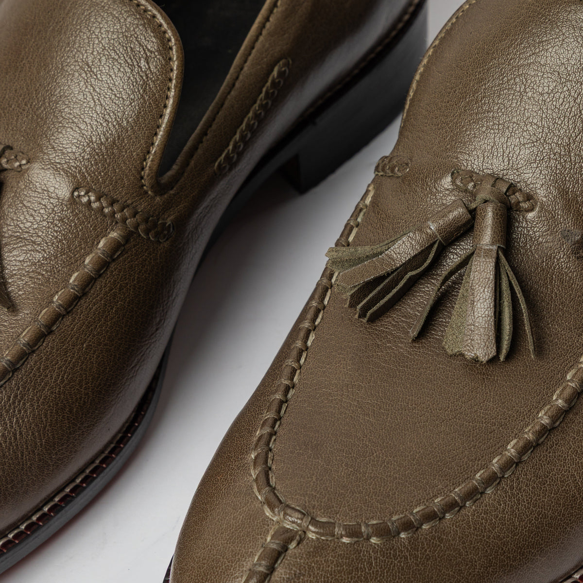 Cuero Kangaroo Loafers Grey